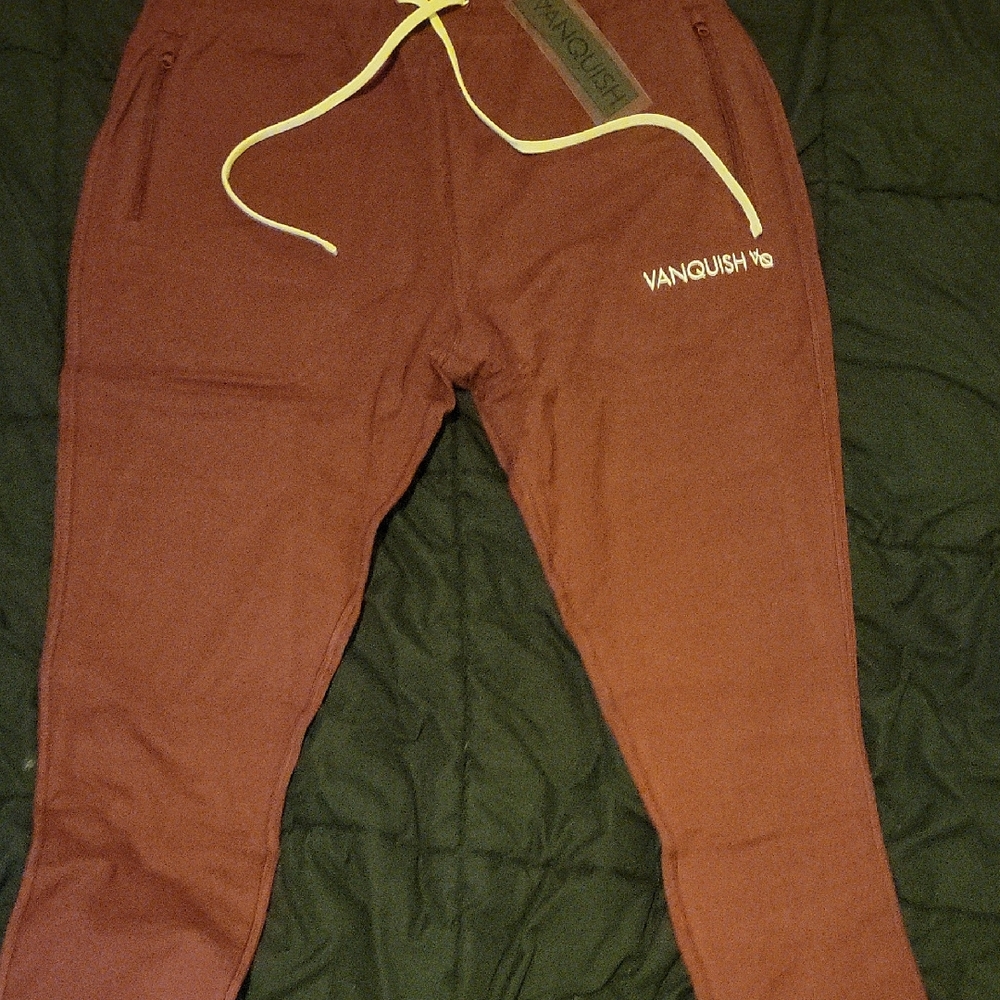 Vanquish Men's Red Joggers
